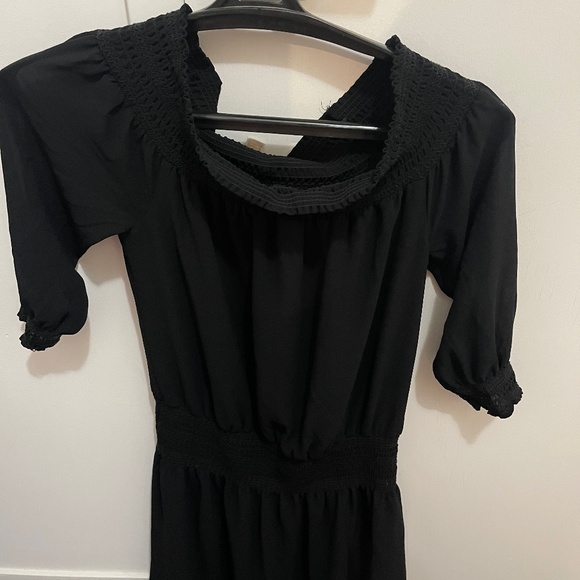 Dress. - Picture 1 of 5